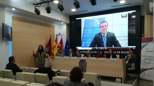 Imagen del salón de actos del ICAM al inicio del acto del 17 de febrero.