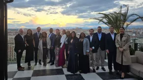 Alumnos de CEF.- Santo Domingo en su visita al Club Financiero Génova.