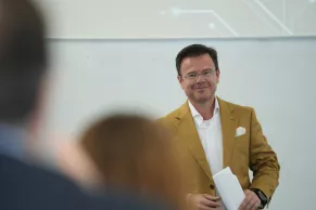 Juanjo López (CEO Royal Comunicación) en la entrega del Premio a la Mejor Marca Personal al Mejor CEO 2025.