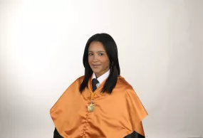 Virginia Nayeli Mora Estrella, opositora CEF.- y primera de su promoción en el cuerpo de Técnicos de Auditoría y Contabiliad.