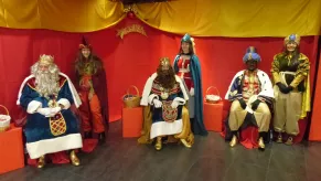 Los Reyes Magos de Oriente durante su visita al Centro de Estudios Financieros. Los Reyes Magos de Oriente durante su visita al Centro de Estudios Financieros.