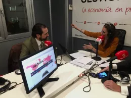 Arturo de las Heras y Marta Docampo, durante la entrevista. Arturo de las Heras y Marta Docampo, durante la entrevista.