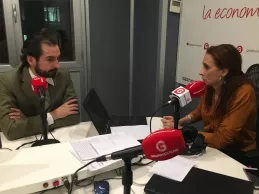Arturo de las Heras y Marta Docampo, durante la entrevista. Arturo de las Heras y Marta Docampo, durante la entrevista.