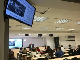Eugenio Lanzadera, secretario general de UDIMA, durante su charla en CEF.-. este jueves. Eugenio Lanzadera, secretario general de UDIMA, durante su charla en CEF.-. este jueves.