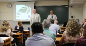 El ponente José Luis Giral y Tricas, presentado por el director de CEF.- UDIMA Barcelona, Enrique Cañizares El ponente José Luis Giral y Tricas, presentado por el director de CEF.- UDIMA Barcelona, Enrique Cañizares
