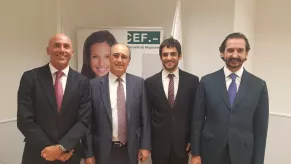 De izquierda a derecha, Joaquín Danvila, Roque de las Heras, Ignacio de las Heras -el ponente- y Arturo de las Heras (Redacción y fotografías: Luis Miguel Belda) De izquierda a derecha, Joaquín Danvila, Roque de las Heras, Ignacio de las Heras -el ponente- y Arturo de las Heras (Redacción y fotografías: Luis Miguel Belda)