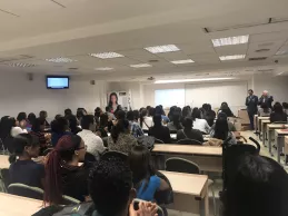 Recibimiento a los estudiantes dominicanos (Redacción y Fotografías: UDIMA Media) Recibimiento a los estudiantes dominicanos (Redacción y Fotografías: UDIMA Media)